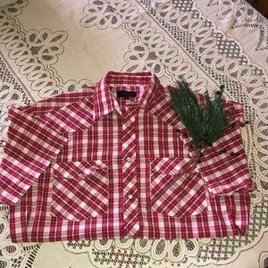 Men’s short sleeved button down shirt